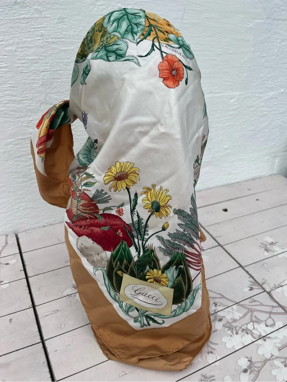 Gucci Silk Botanical Scarf in White and Brown